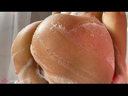 ❤️ Brunette si masturba a figa cù un vibratore per un orgasmu intensu in a doccia ️ Video sessu à co.image-kassir.ru ️❤